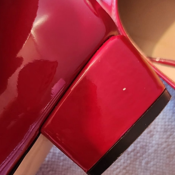 Salvatore Ferragamo Red Patent Leather Ballet Flats - Picture 7 of 11